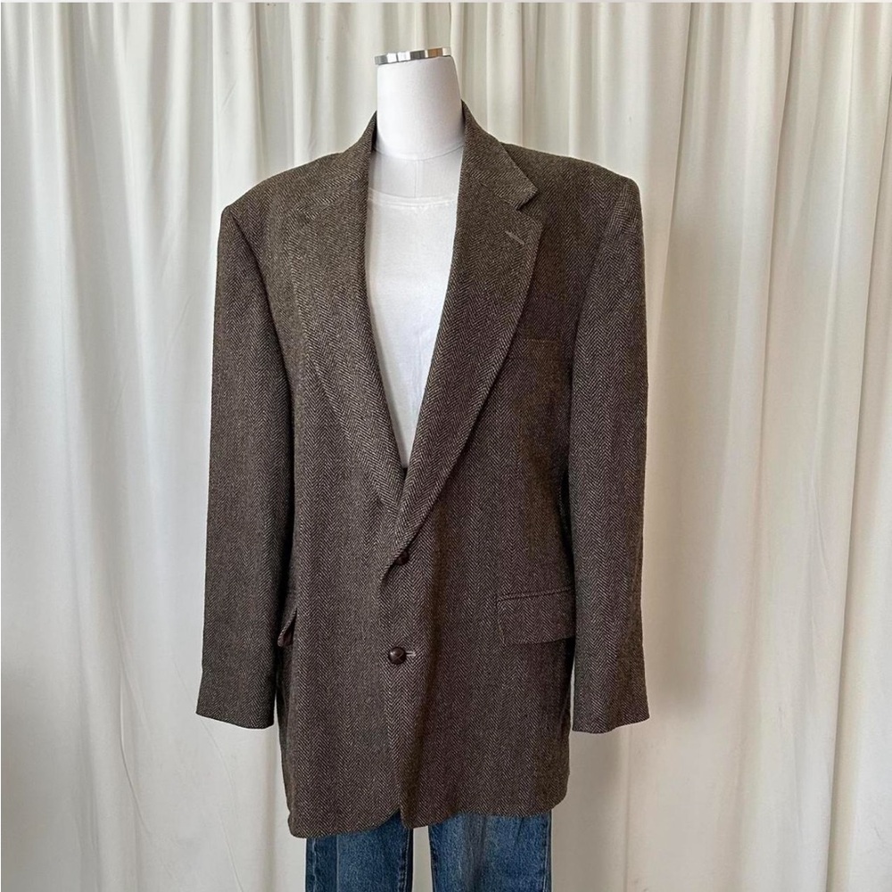 Vintage Deansgate Brown herringbone tweed wool sport coat. - Picture 3 of 8